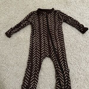 Kyte Baby Brown Baby Onesie
